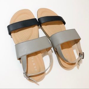 Size 4.5-5 NWOT Janylin Sandals